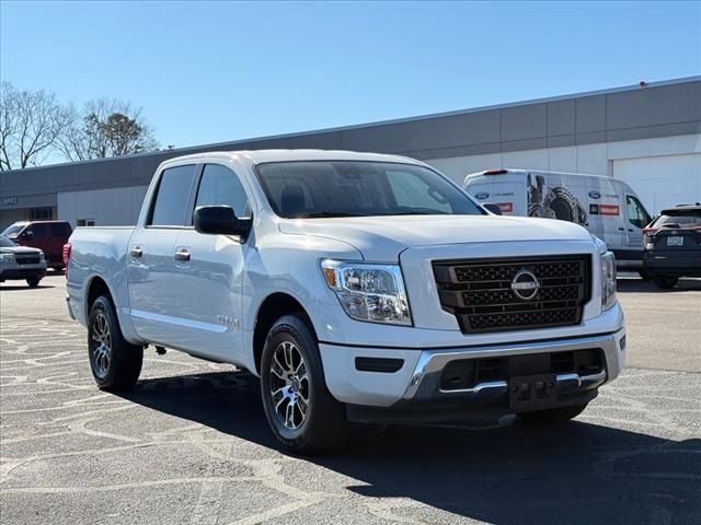 2023 Nissan Titan SV