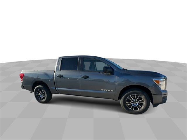 2023 Nissan Titan SV