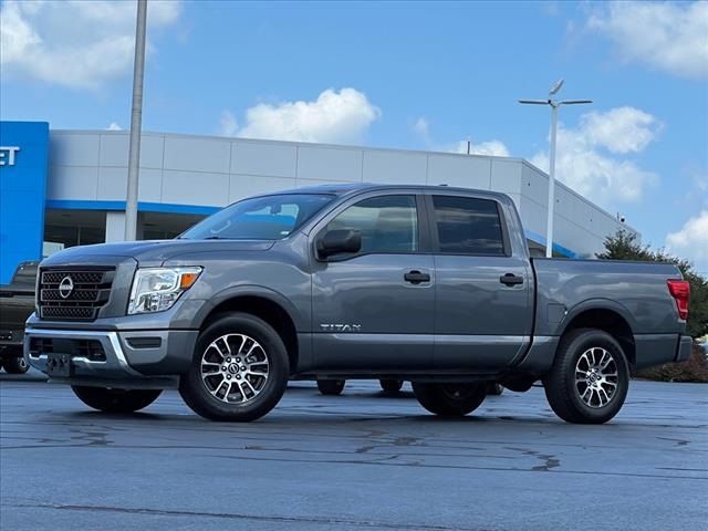 2023 Nissan Titan SV