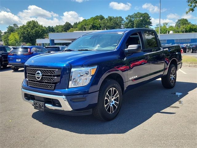 2023 Nissan Titan SV