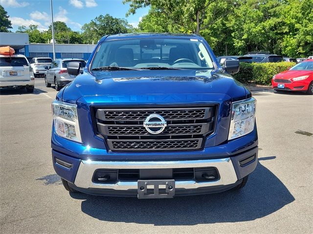 2023 Nissan Titan SV