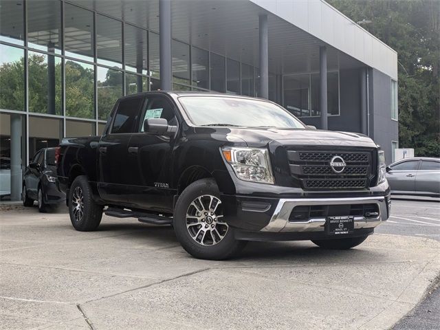 2023 Nissan Titan SV