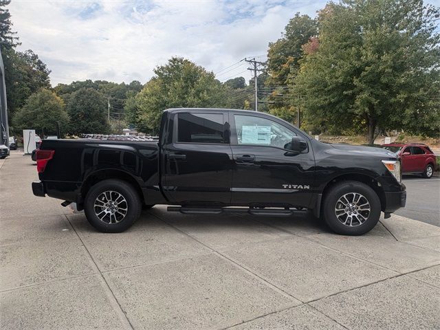 2023 Nissan Titan SV