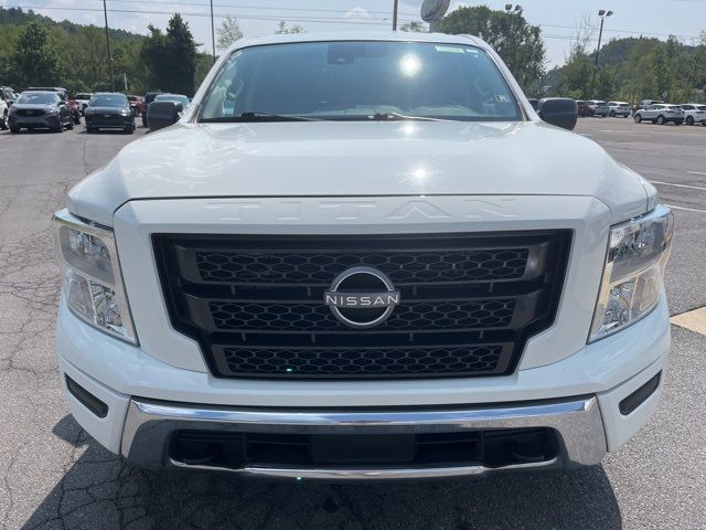 2023 Nissan Titan SV