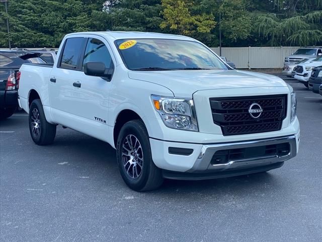 2023 Nissan Titan SV