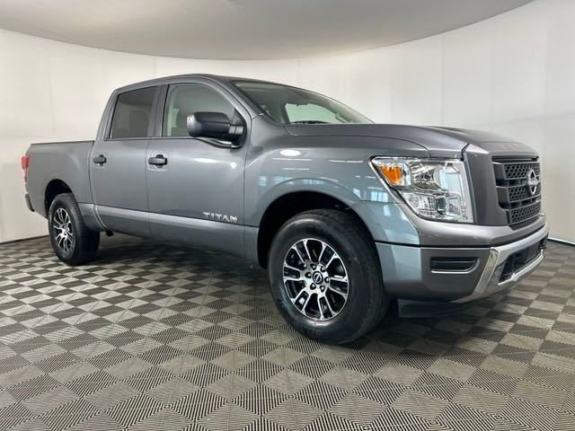 2023 Nissan Titan SV