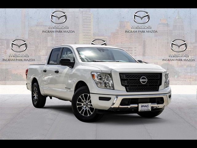 2023 Nissan Titan SV