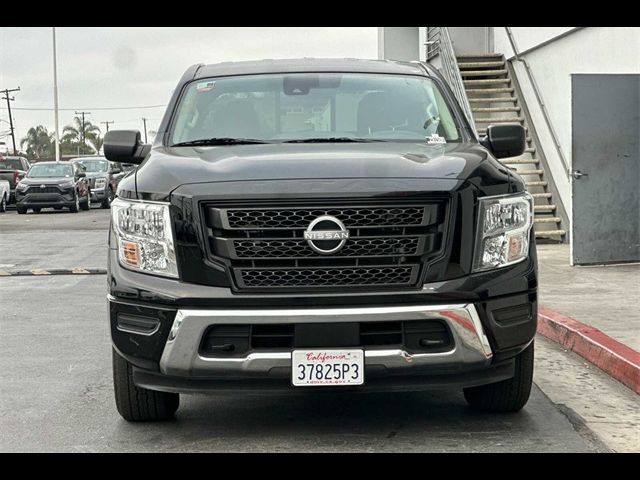 2023 Nissan Titan SV