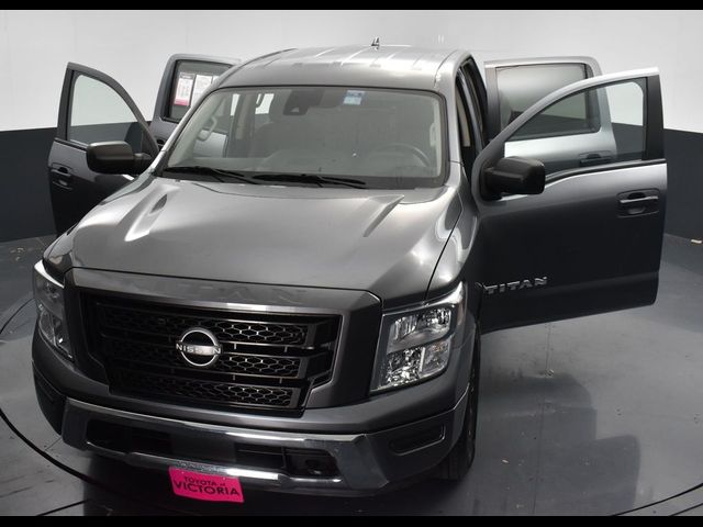 2023 Nissan Titan SV