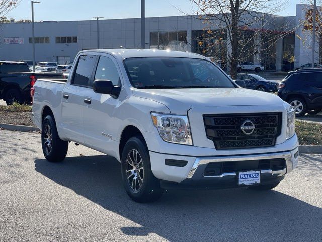 2023 Nissan Titan SV