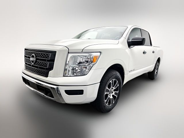 2023 Nissan Titan SV