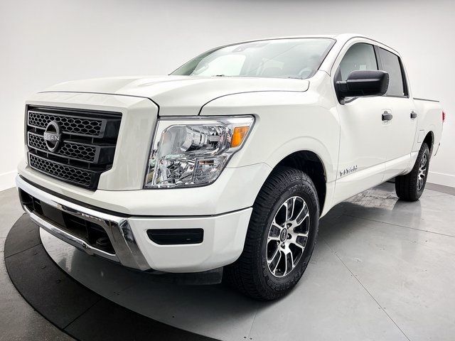 2023 Nissan Titan SV