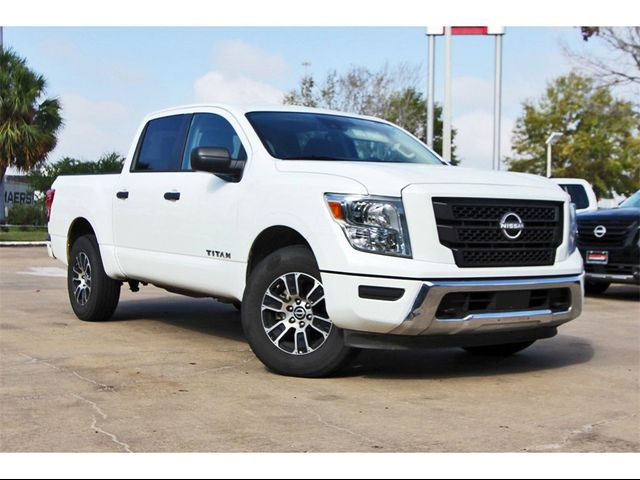 2023 Nissan Titan SV