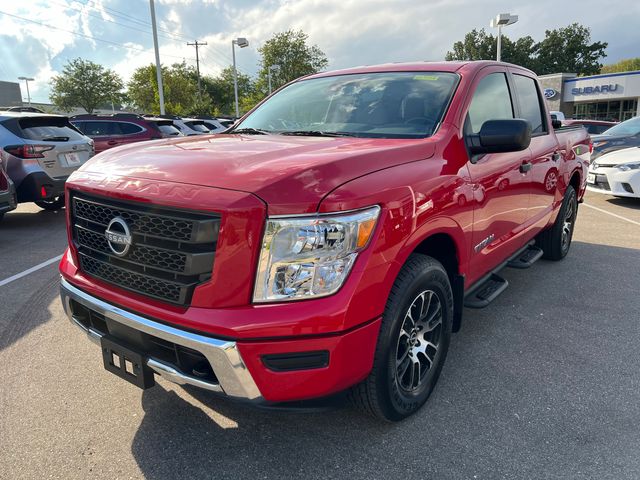 2023 Nissan Titan SV