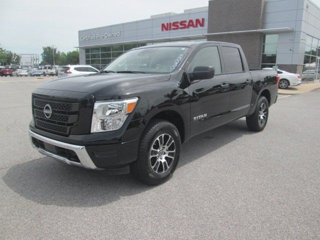 2023 Nissan Titan SV