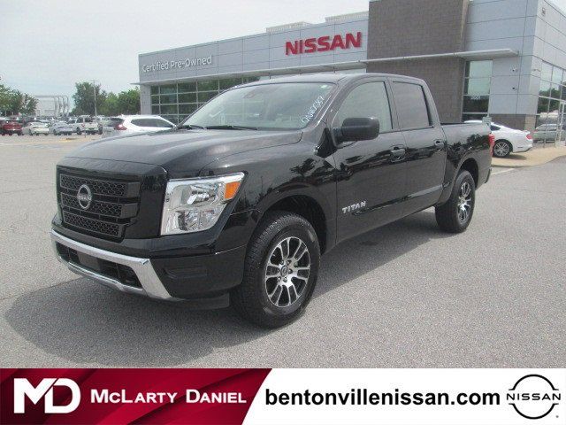 2023 Nissan Titan SV