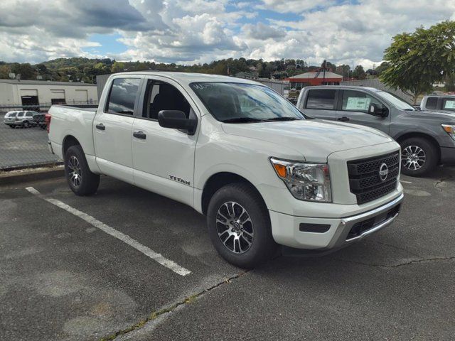 2023 Nissan Titan SV