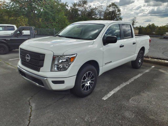 2023 Nissan Titan SV