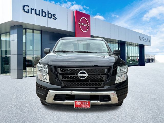 2023 Nissan Titan SV