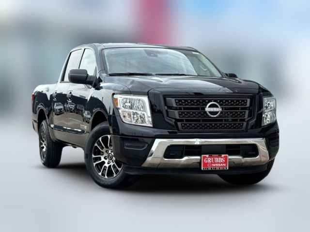 2023 Nissan Titan SV