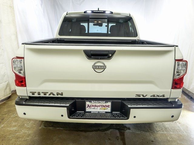 2023 Nissan Titan SV