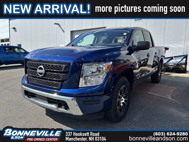 2023 Nissan Titan SV