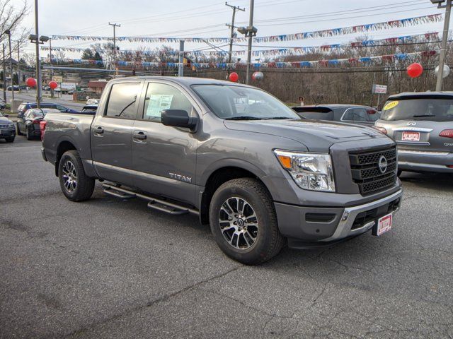 2023 Nissan Titan SV