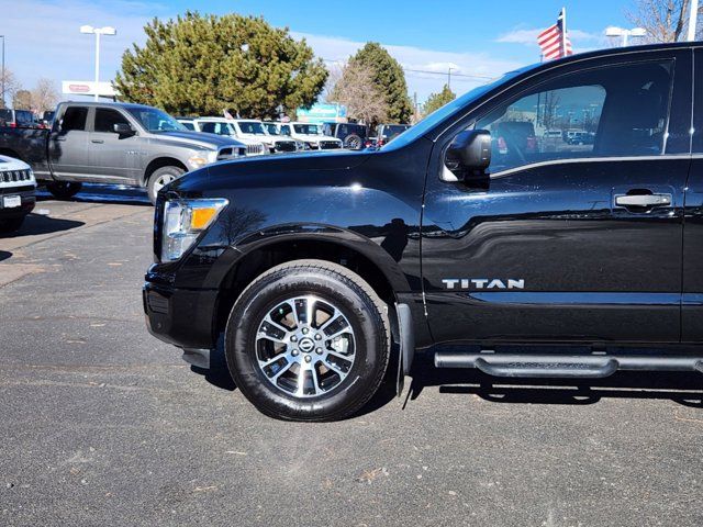 2023 Nissan Titan SV