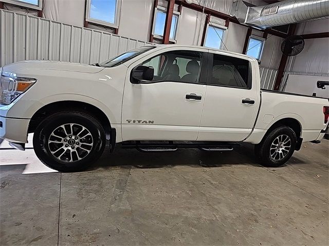 2023 Nissan Titan SV