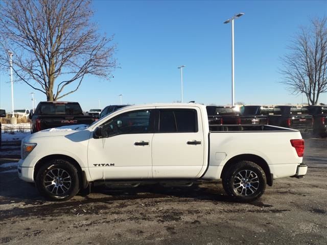 2023 Nissan Titan SV