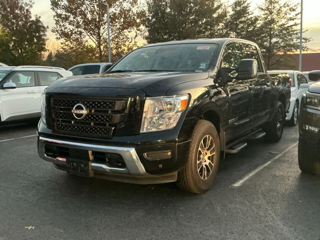 2023 Nissan Titan SV