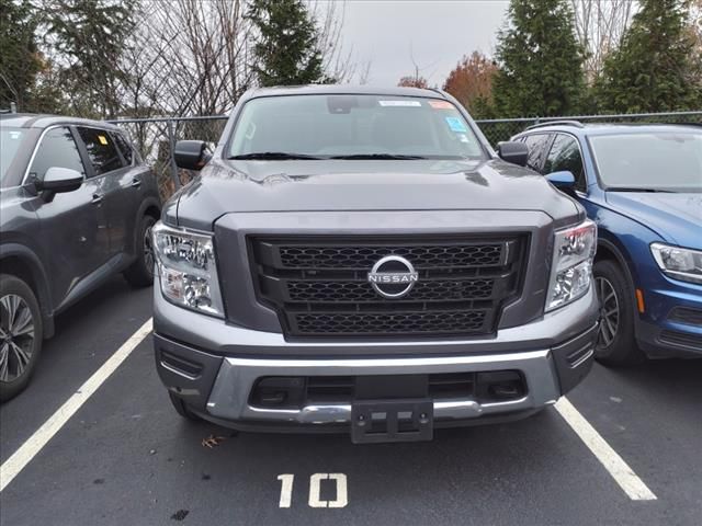 2023 Nissan Titan SV