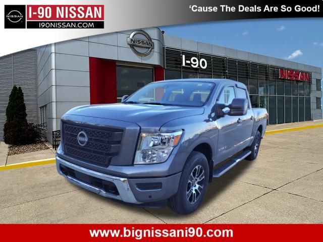 2023 Nissan Titan SV