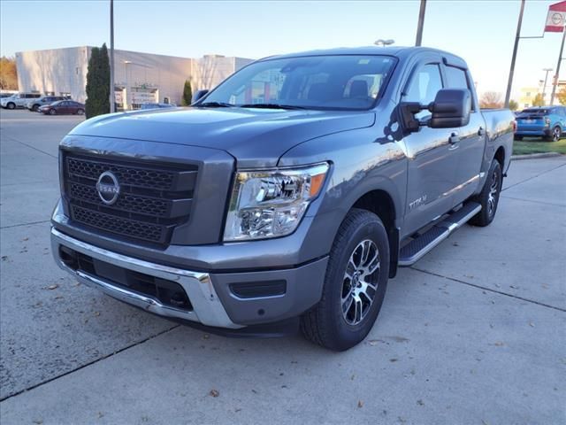 2023 Nissan Titan SV