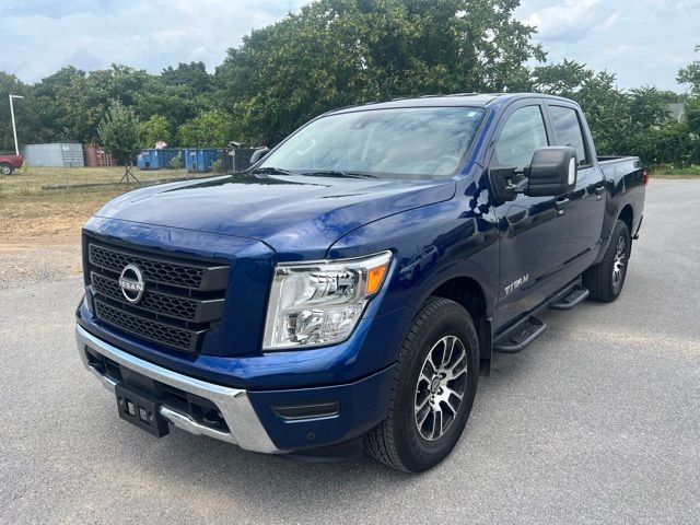 2023 Nissan Titan SV