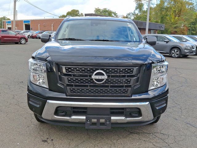 2023 Nissan Titan SV