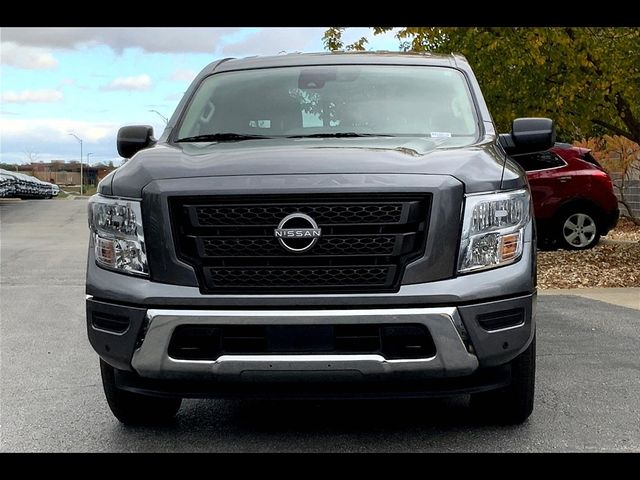 2023 Nissan Titan SV