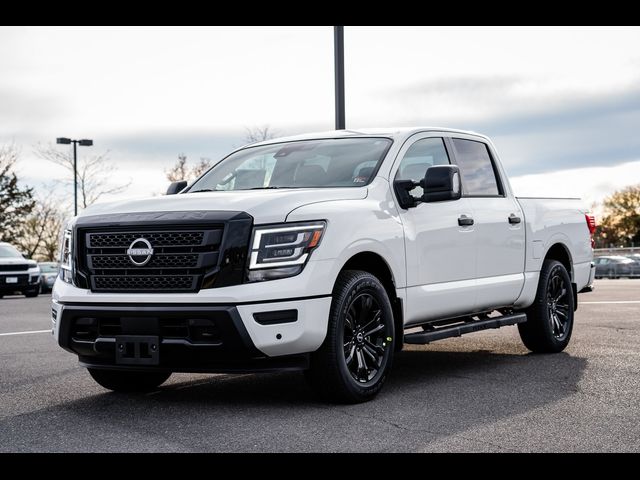 2023 Nissan Titan SV