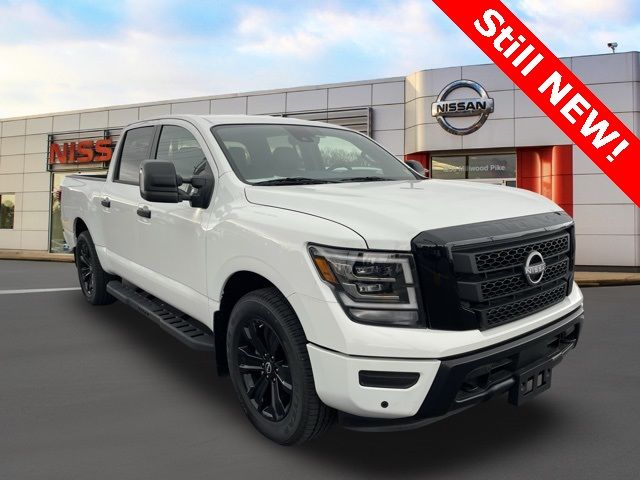 2023 Nissan Titan SV