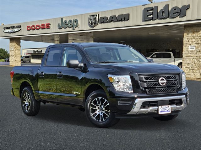 2023 Nissan Titan SV