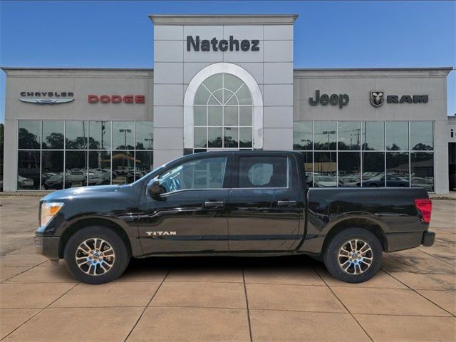 2023 Nissan Titan SV