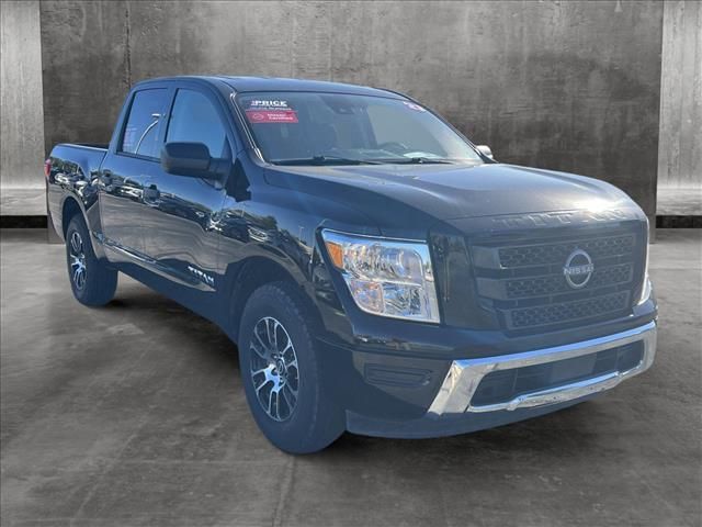 2023 Nissan Titan SV