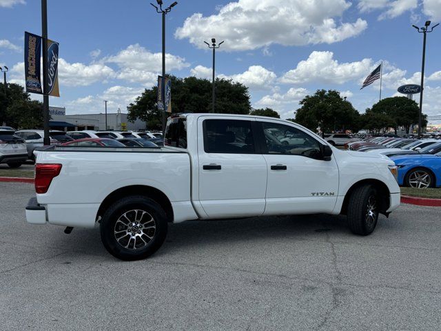 2023 Nissan Titan SV