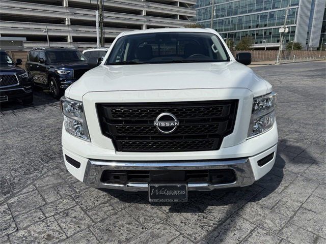 2023 Nissan Titan SV