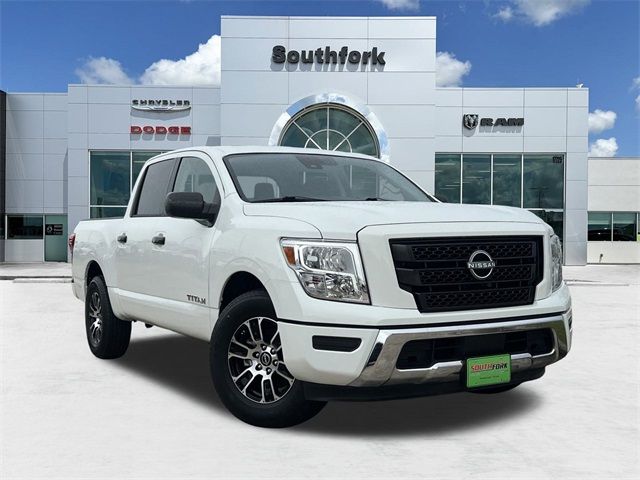 2023 Nissan Titan SV