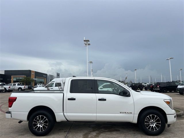 2023 Nissan Titan SV