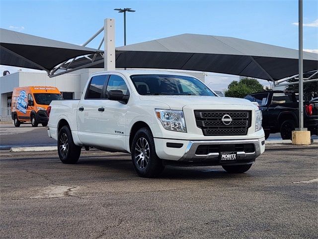 2023 Nissan Titan SV