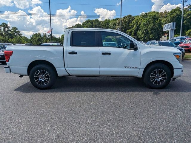 2023 Nissan Titan SV