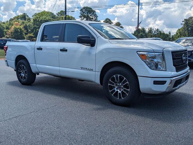 2023 Nissan Titan SV