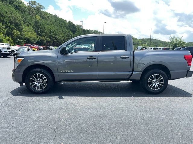 2023 Nissan Titan SV